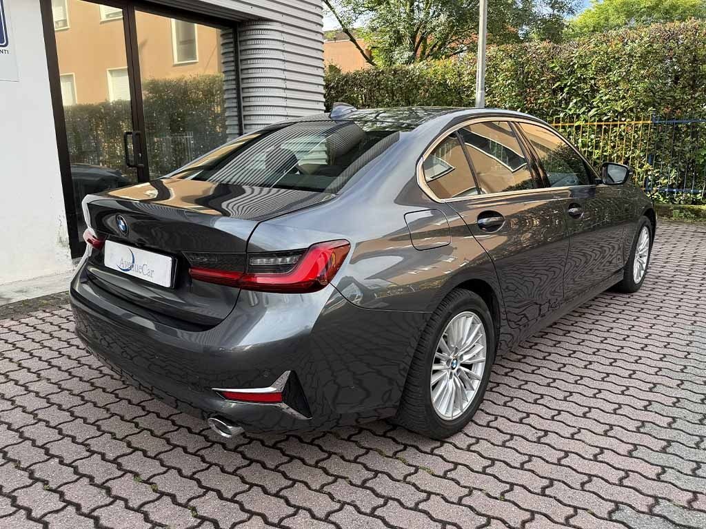 BMW 330 i xdrive Luxury BERLINA CILINDRATA 2.000 - 5