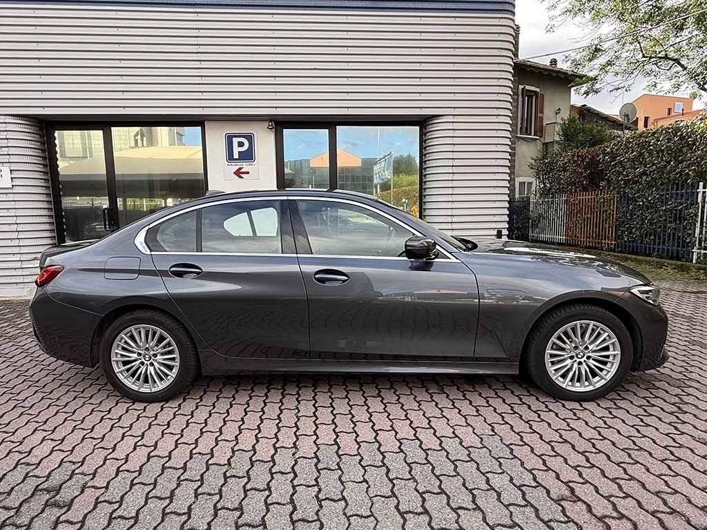 BMW 330 i xdrive Luxury BERLINA CILINDRATA 2.000 - 4