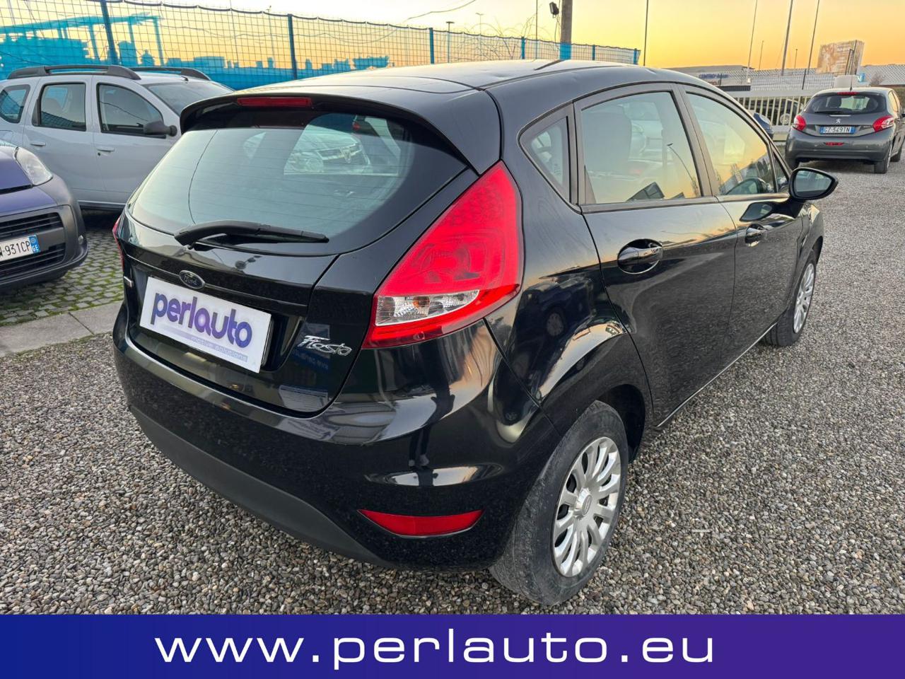 FORD Fiesta 1.4 TDCi 68CV 5 porte Titanium - 6