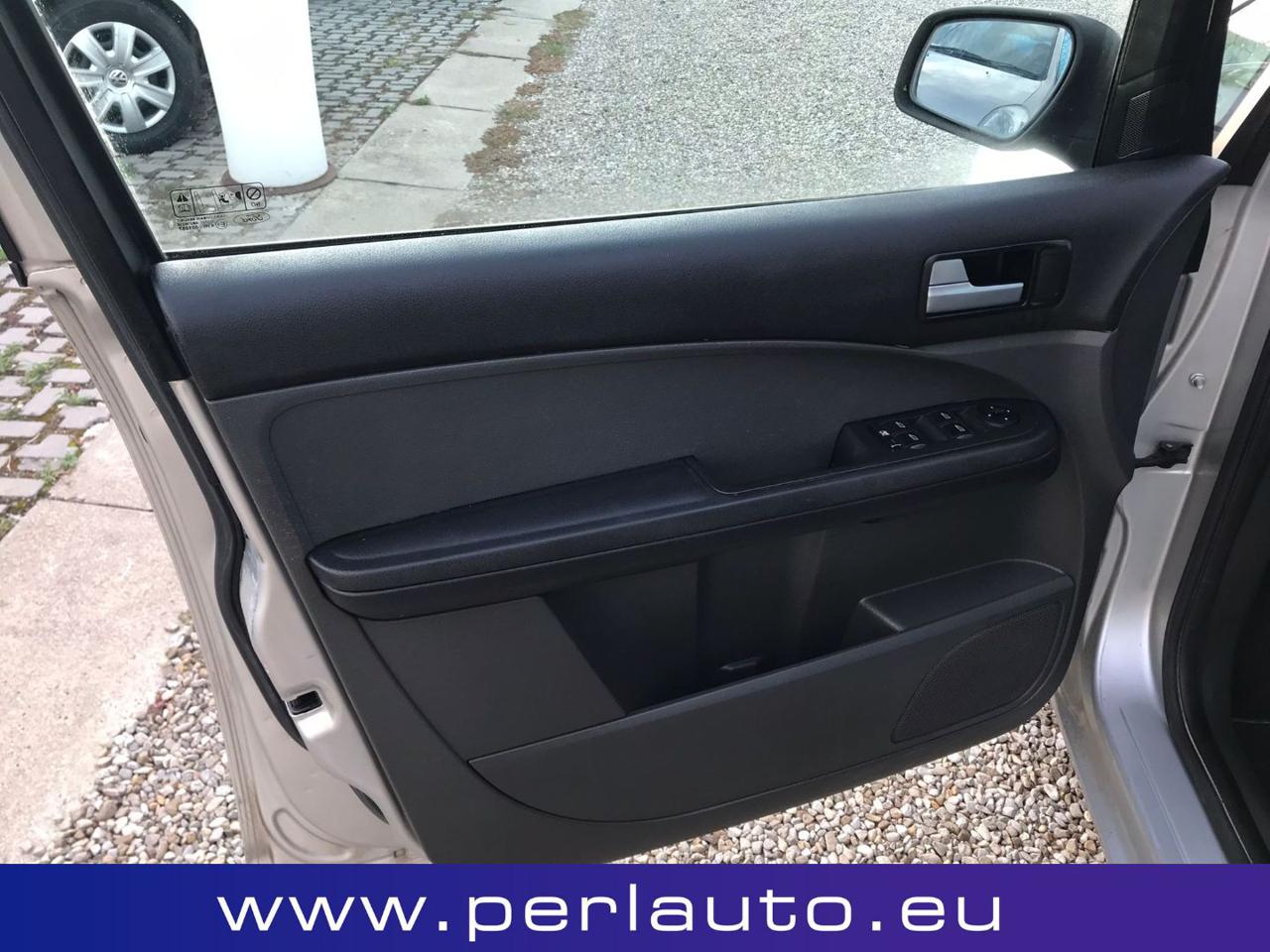 FORD Focus C-Max 1.6 TDCi (90CV) Ghia - 5