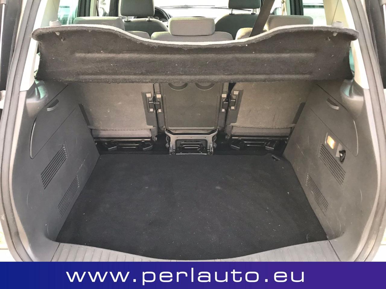 FORD Focus C-Max 1.6 TDCi (90CV) Ghia - 10