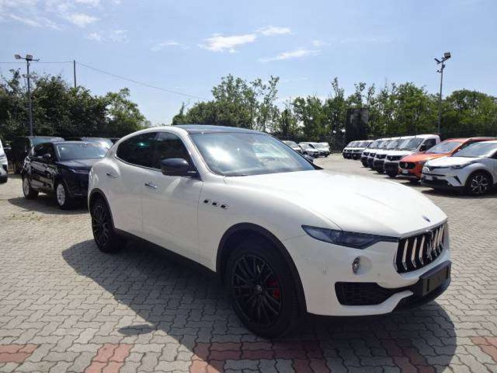 MASERATI Levante 3.0 Q4 V6 350cv auto IVA ESPOSTA - 3