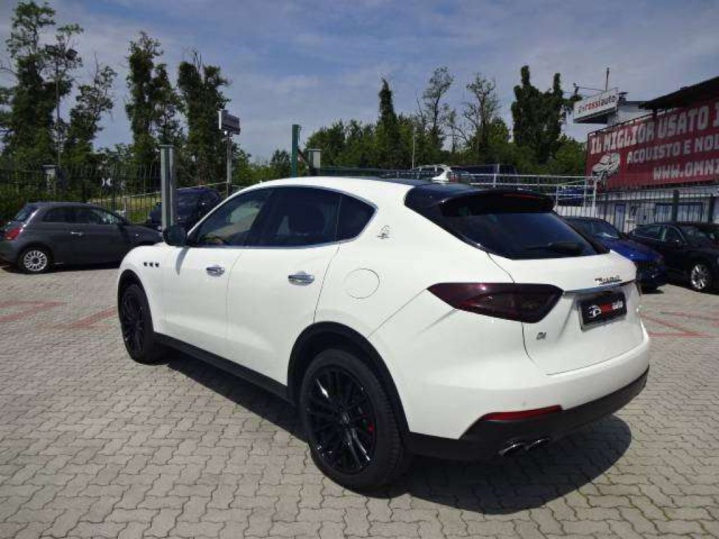MASERATI Levante 3.0 Q4 V6 350cv auto IVA ESPOSTA - 6