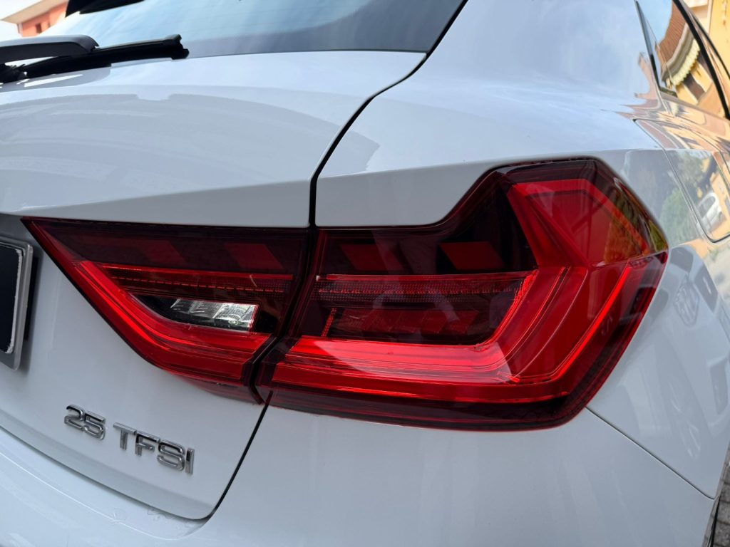AUDI A1 SPB 25 TFSI S line edition - 16