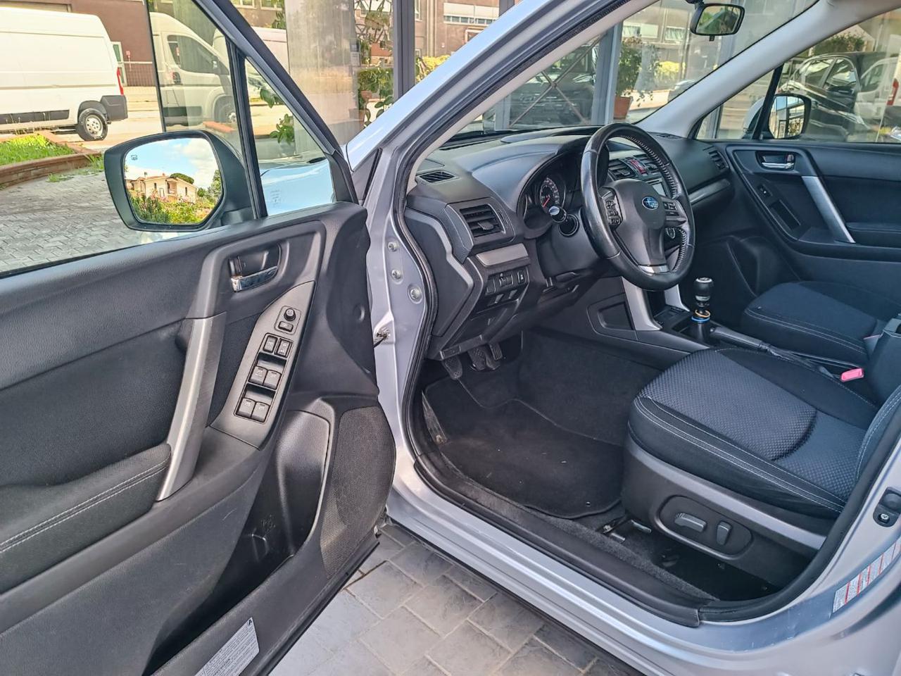 SUBARU Forester 2.0D Exclusive - 13