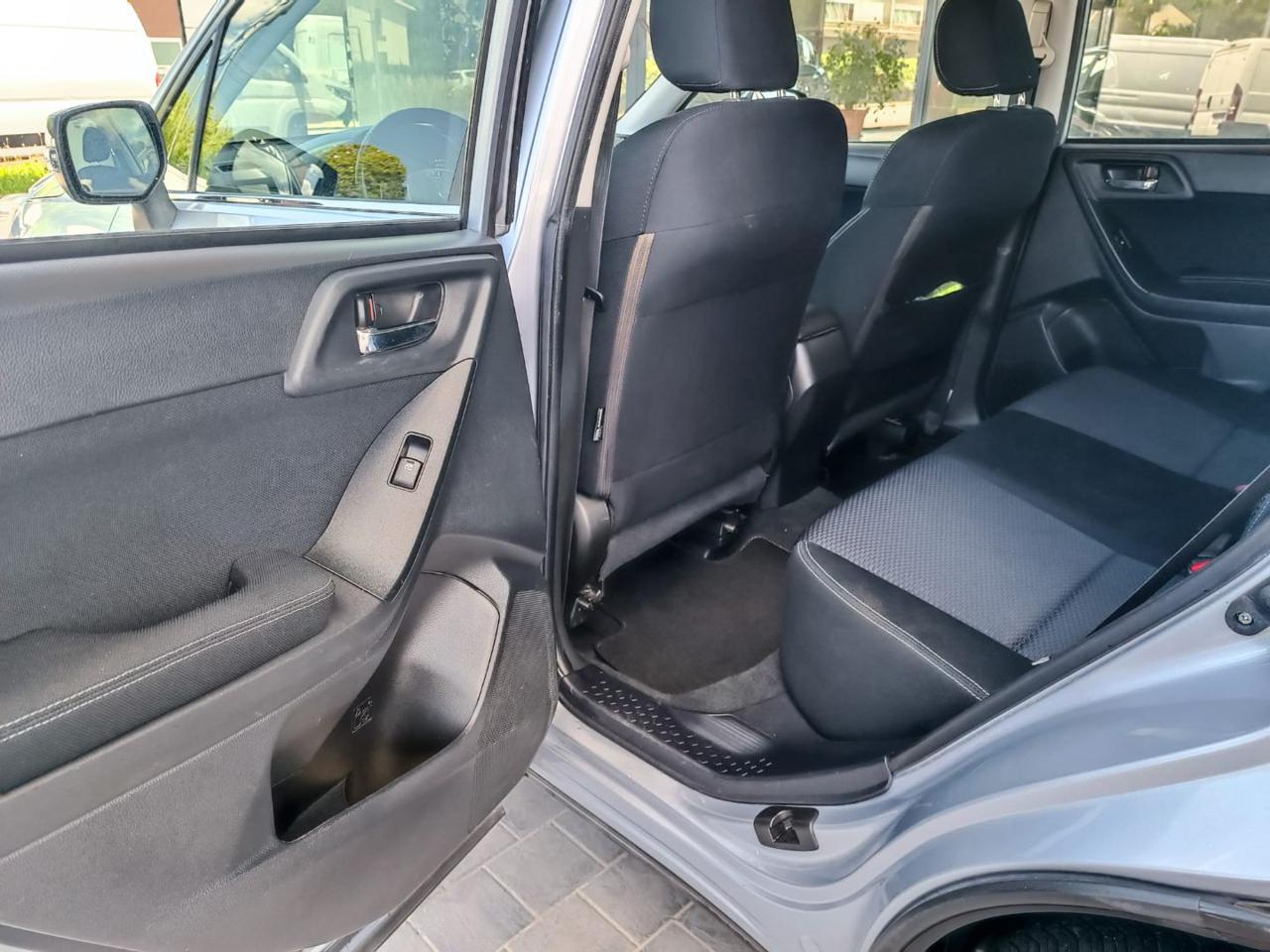 SUBARU Forester 2.0D Exclusive - 12