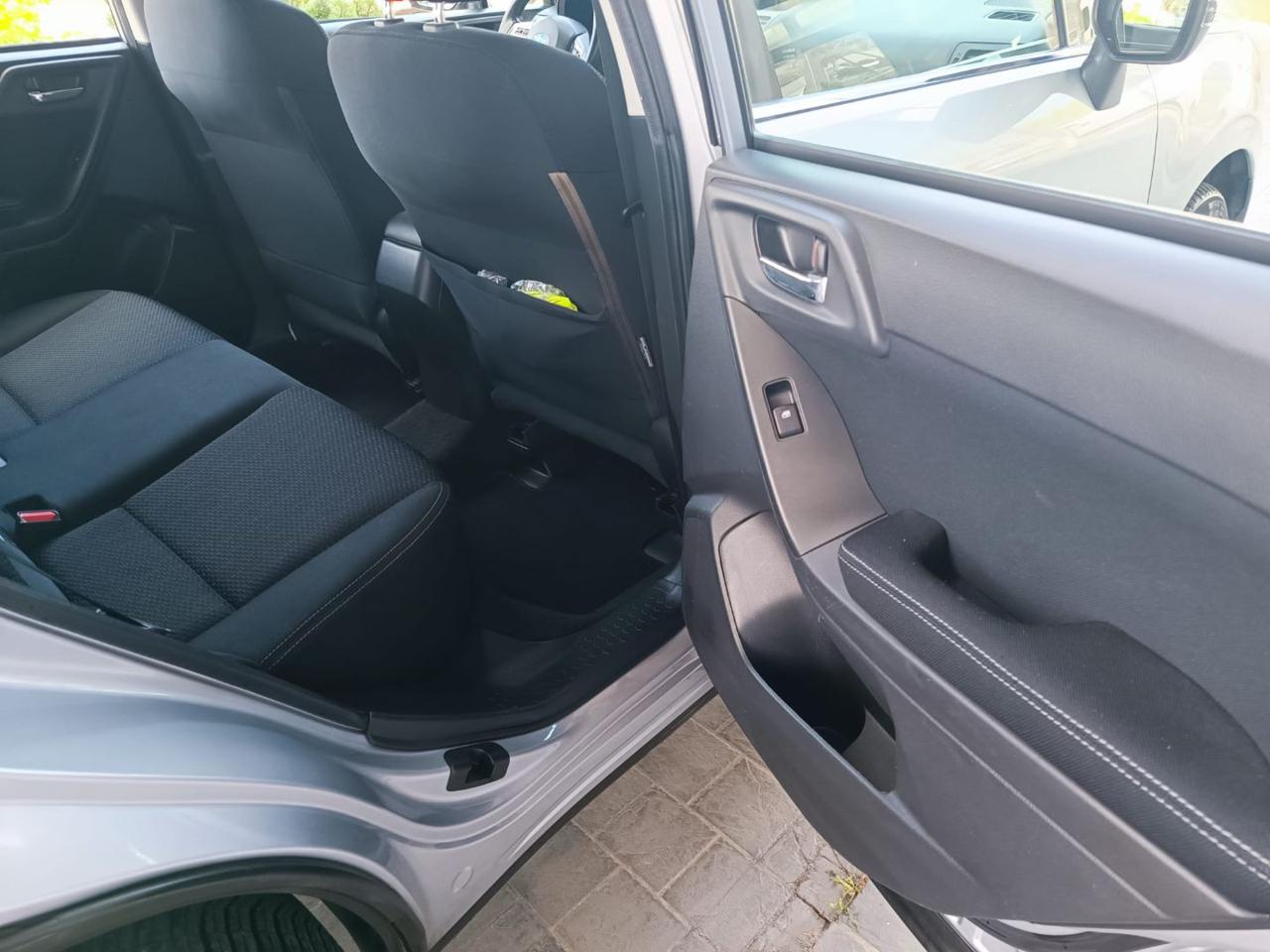 SUBARU Forester 2.0D Exclusive - 5