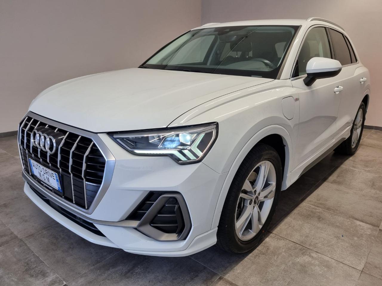 AUDI Q3 45 TFSI e S tronic S line edition - 13