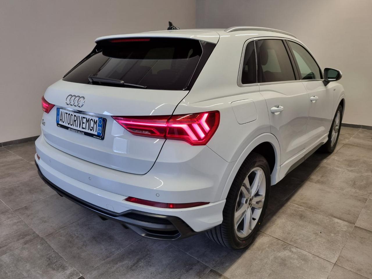 AUDI Q3 45 TFSI e S tronic S line edition - 10