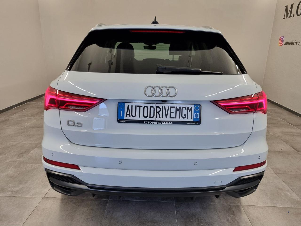 AUDI Q3 45 TFSI e S tronic S line edition - 3