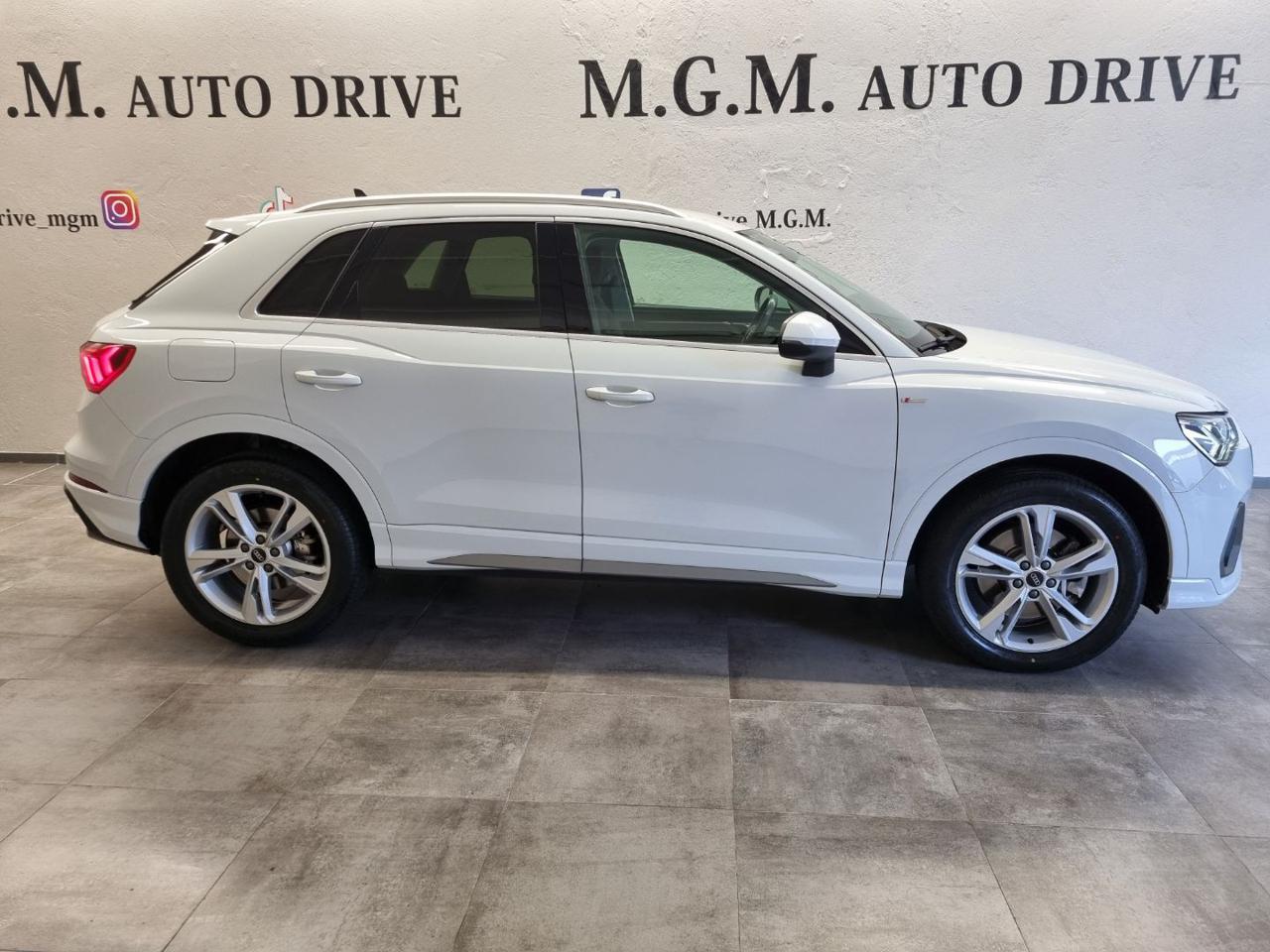 AUDI Q3 45 TFSI e S tronic S line edition - 4