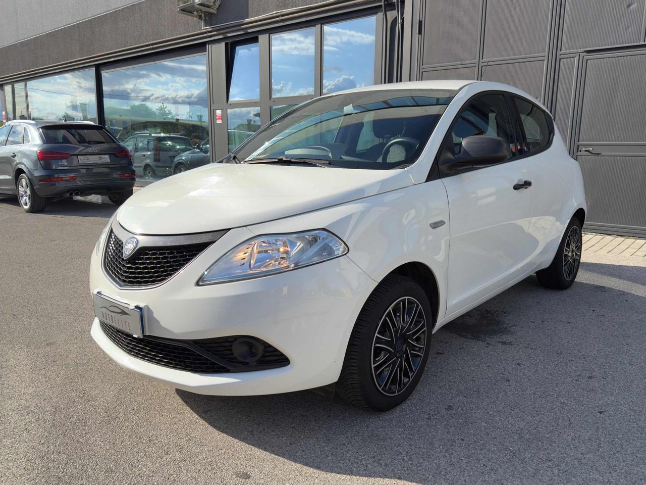 Clicca per ingrandire Ypsilon - 1.2 69 CV 5 porte Platinum