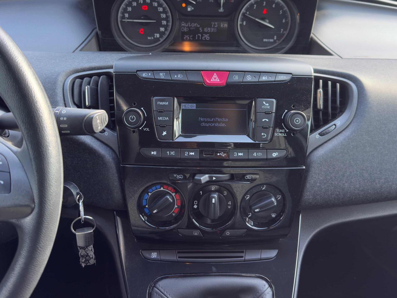 Clicca per ingrandire Ypsilon - 1.2 69 CV 5 porte Platinum