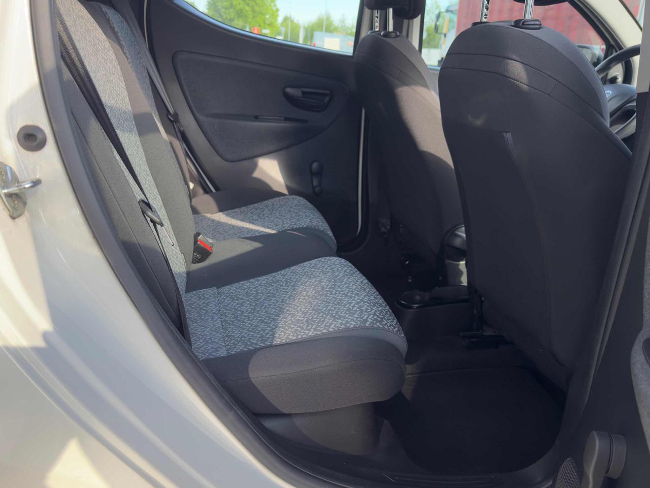 Clicca per ingrandire Ypsilon - 1.2 69 CV 5 porte Platinum