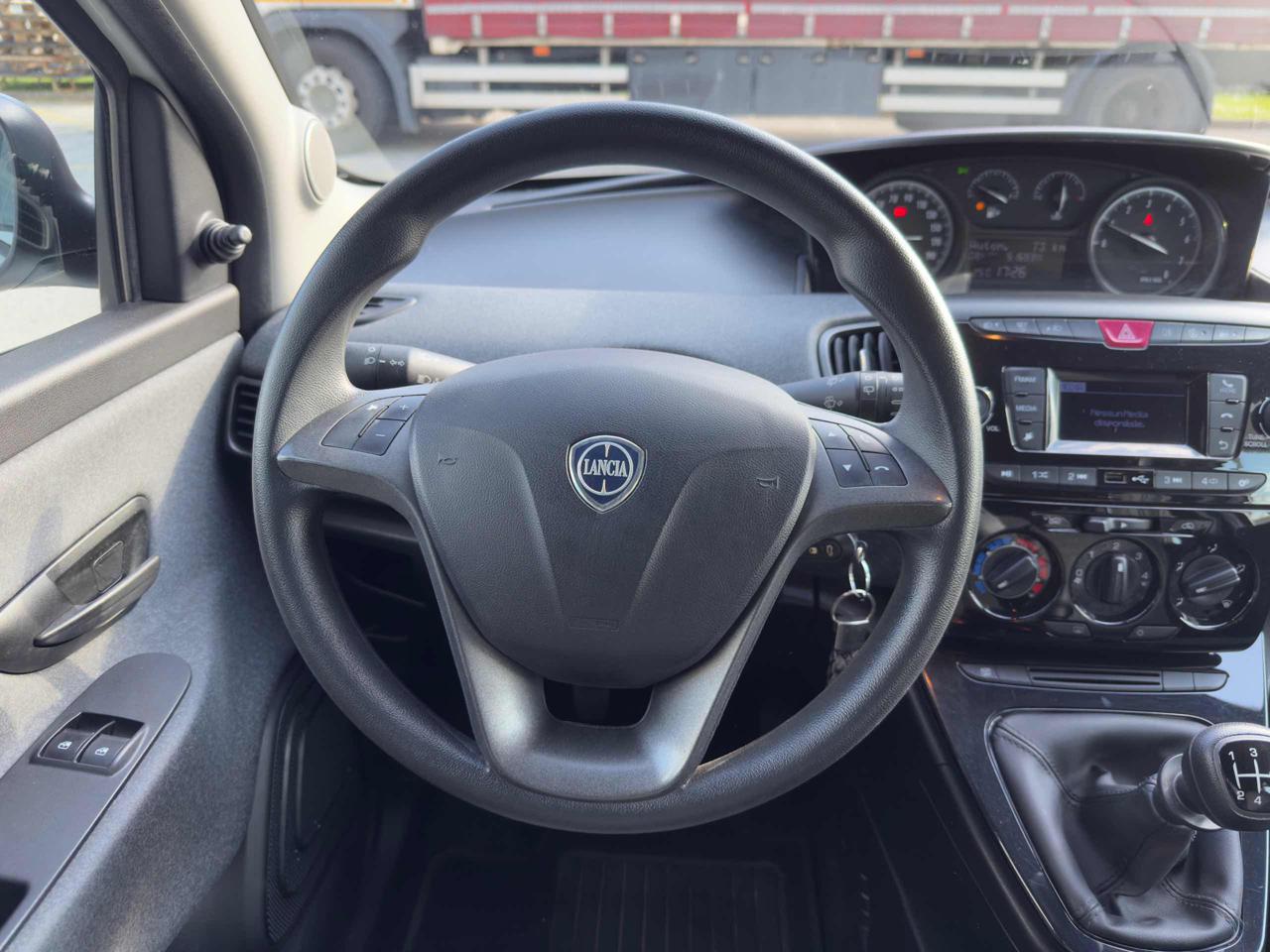 Clicca per ingrandire Ypsilon - 1.2 69 CV 5 porte Platinum