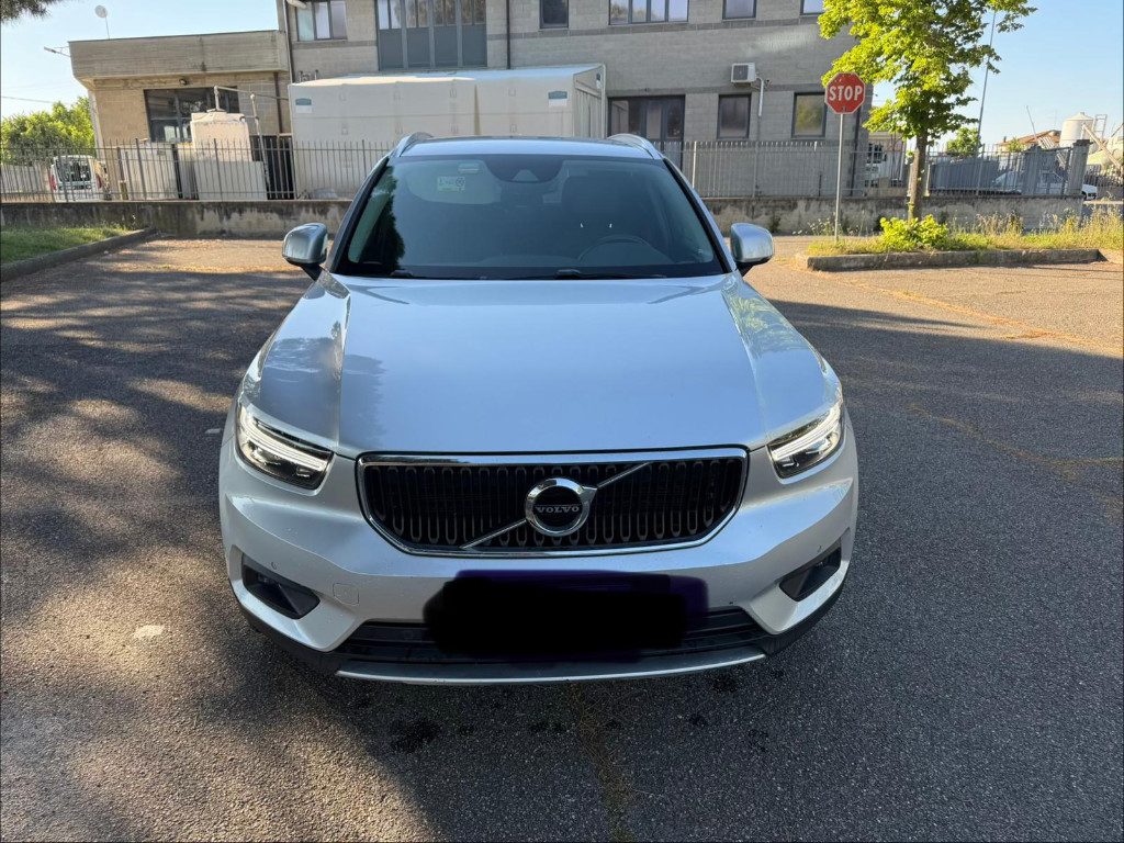 VOLVO XC40 D3 Geartronic Momentum - 2