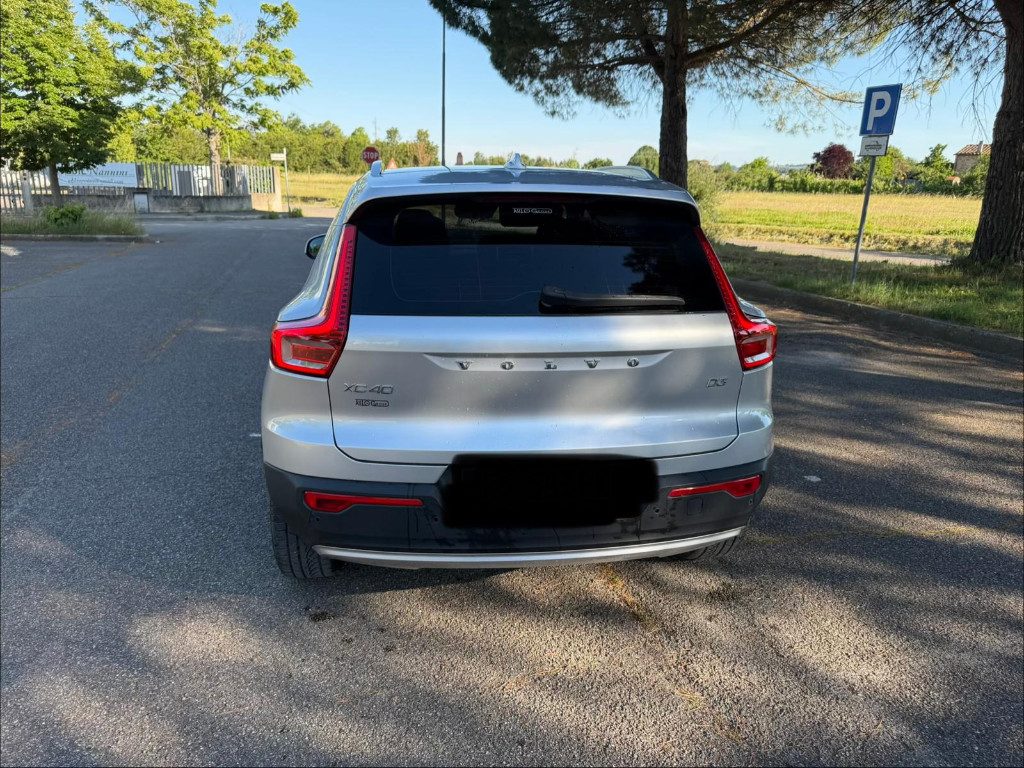 VOLVO XC40 D3 Geartronic Momentum - 6