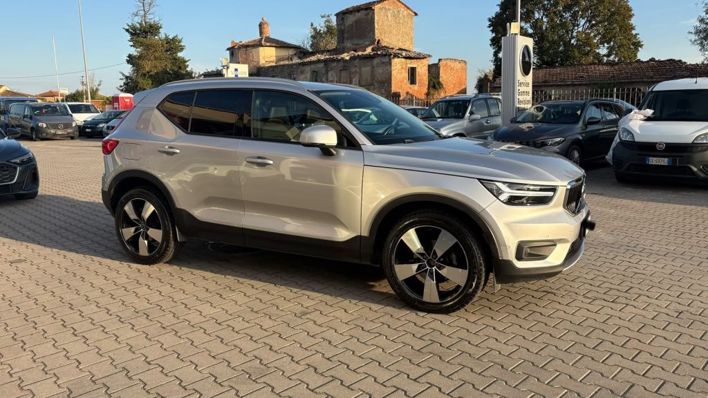 VOLVO XC40 D3 Geartronic Momentum - 2