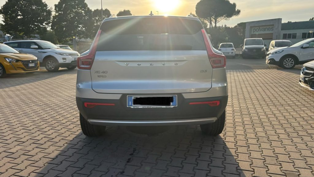VOLVO XC40 D3 Geartronic Momentum - 4