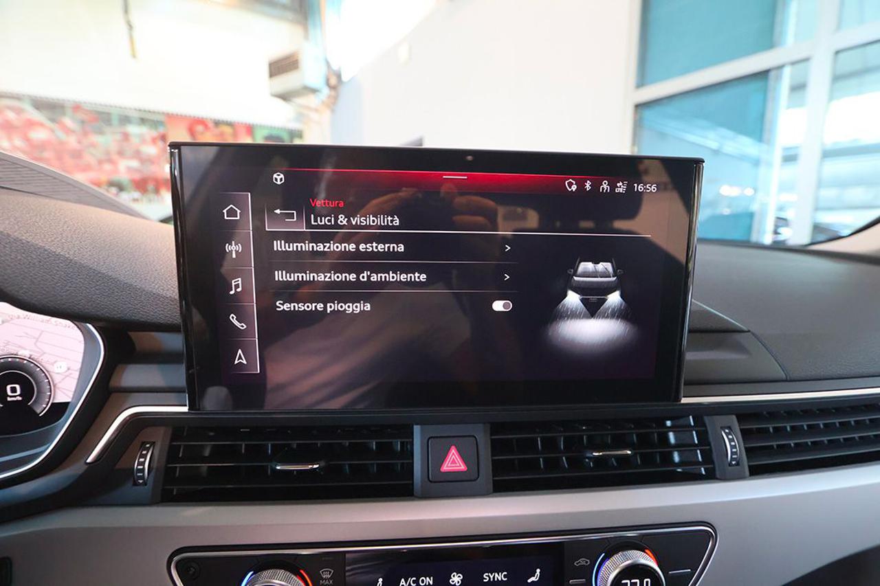 AUDI A4 35 TFSI Avant S-Tronic S-Line - 28