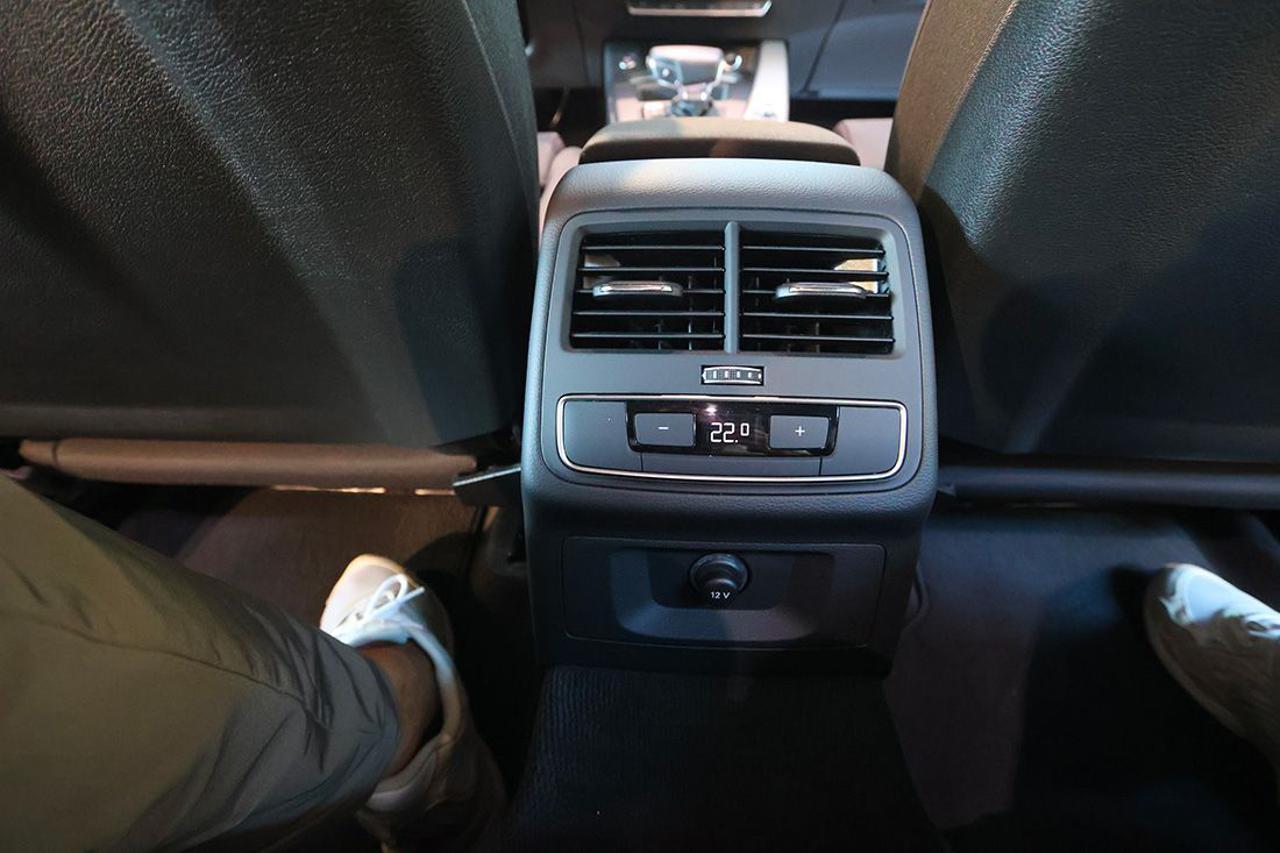 AUDI A4 35 TFSI Avant S-Tronic S-Line - 42