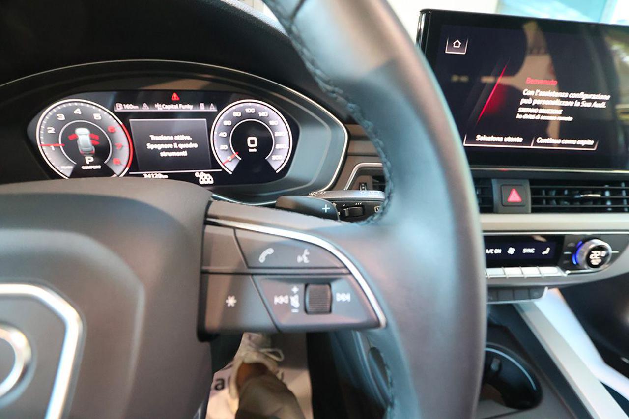AUDI A4 35 TFSI Avant S-Tronic S-Line - 22