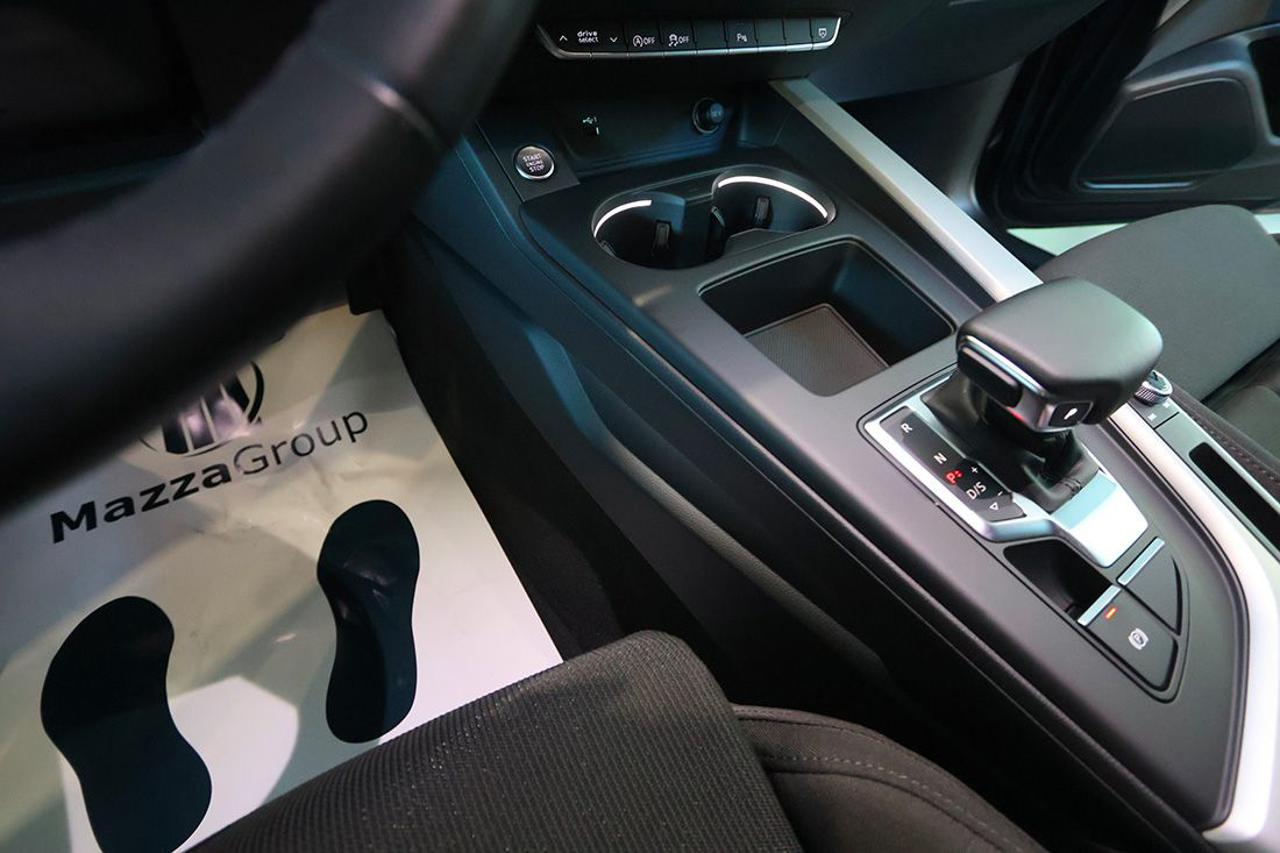 AUDI A4 35 TFSI Avant S-Tronic S-Line - 37