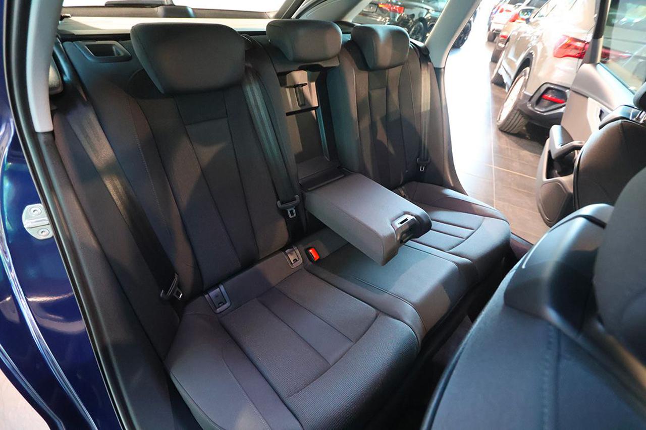 AUDI A4 35 TFSI Avant S-Tronic S-Line - 20