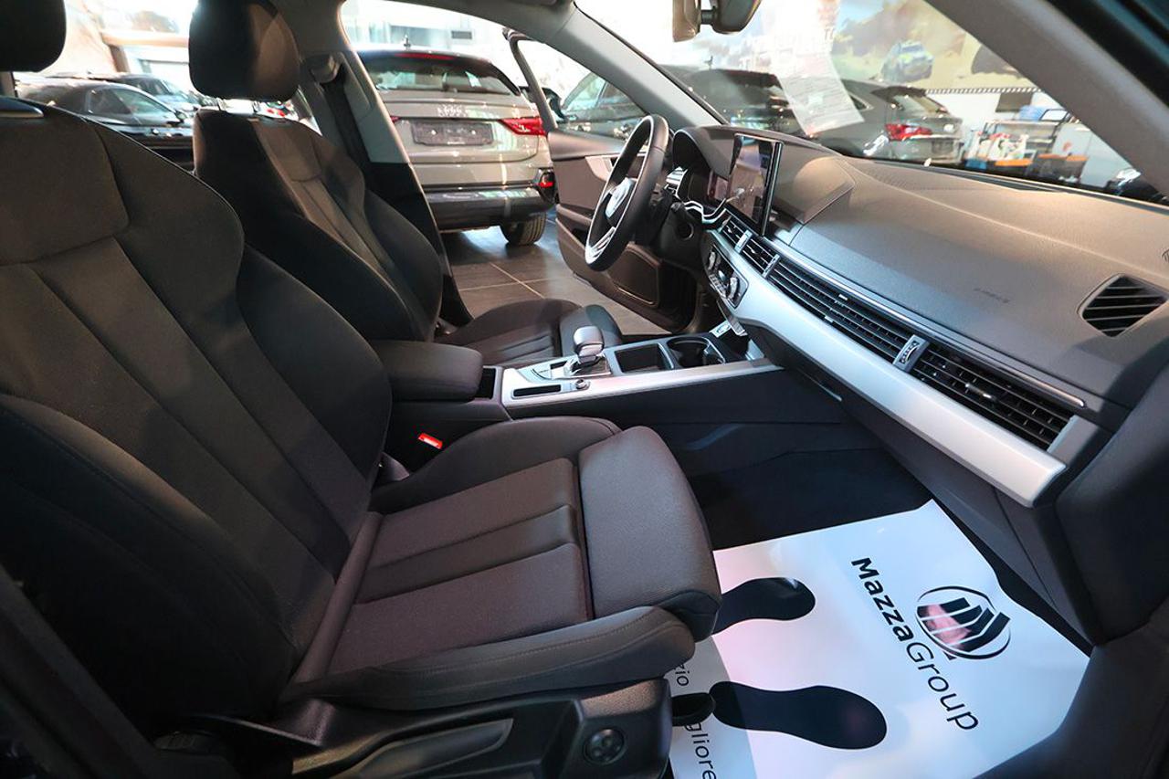 AUDI A4 35 TFSI Avant S-Tronic S-Line - 43