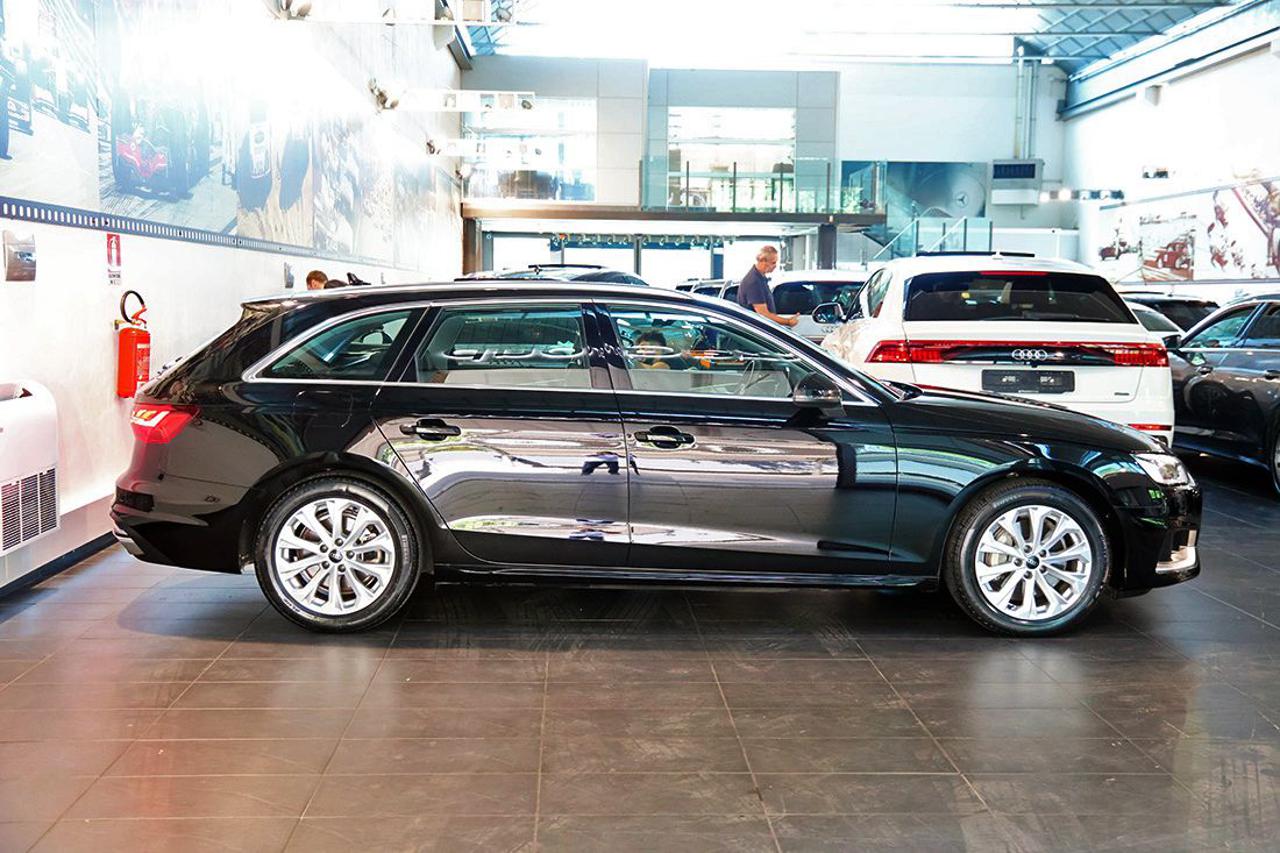 AUDI A4 40 TFSI Avant S-Tronic Business Advanced - 2