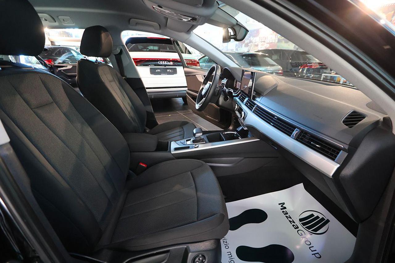 AUDI A4 40 TFSI Avant S-Tronic Business Advanced - 45