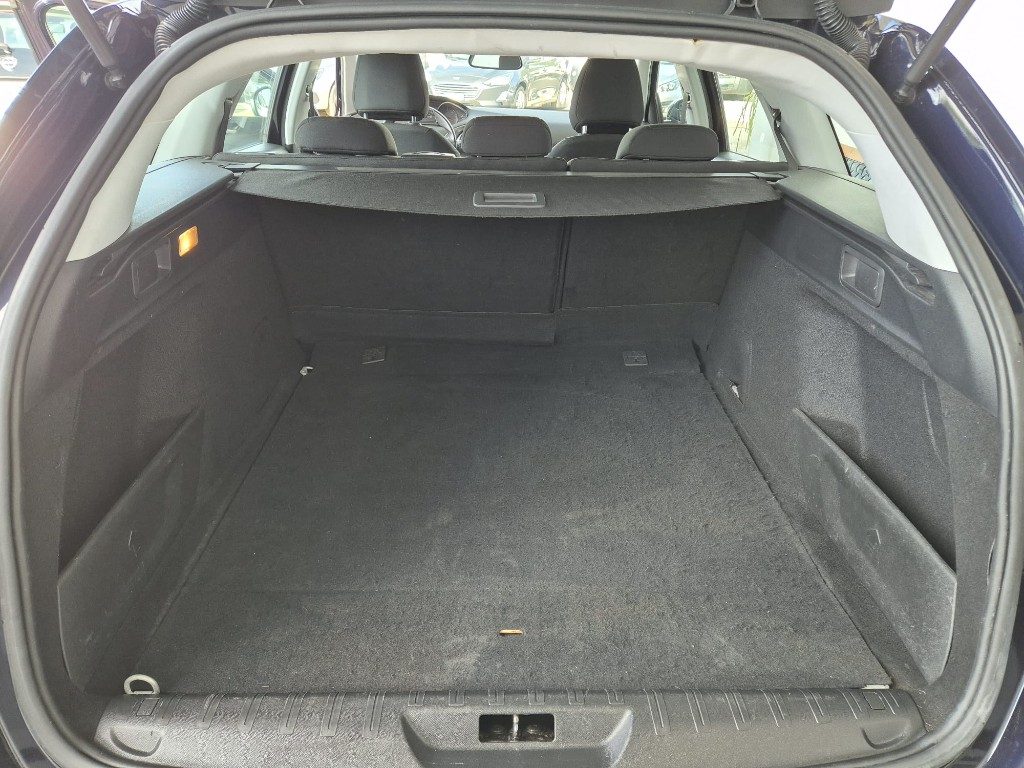 PEUGEOT 308 BlueHDi 120 S&S SW Business - 10