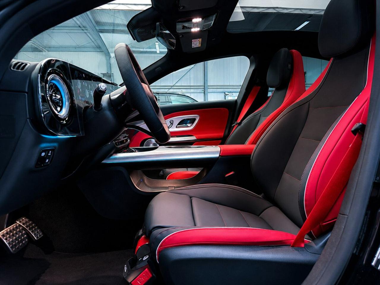 MERCEDES-BENZ CLA 200 AMG Line Plus - new model! - 9