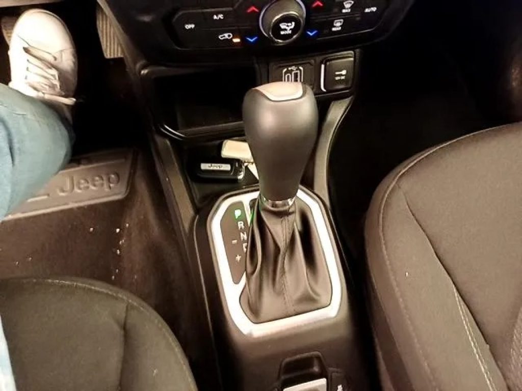 JEEP Renegade 1.5 Turbo T4 MHEV Summit - 3