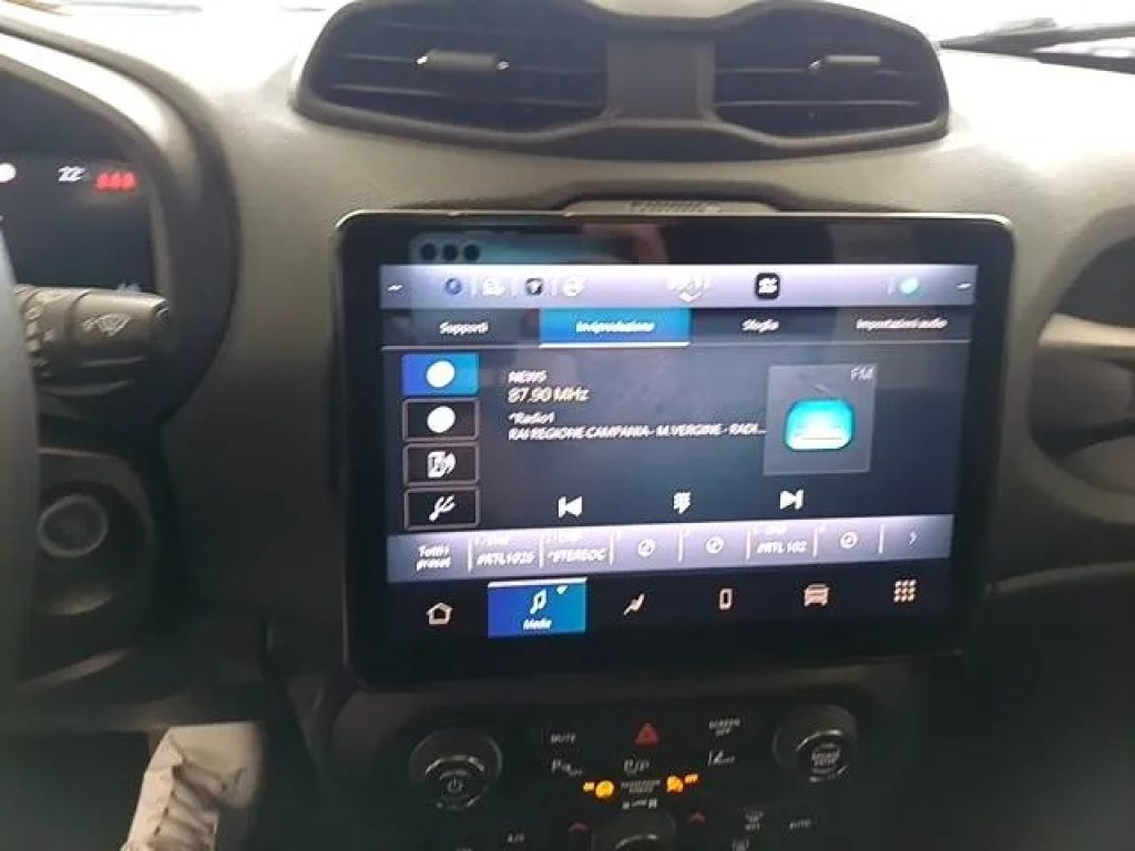 JEEP Renegade 1.5 Turbo T4 MHEV Summit - 17