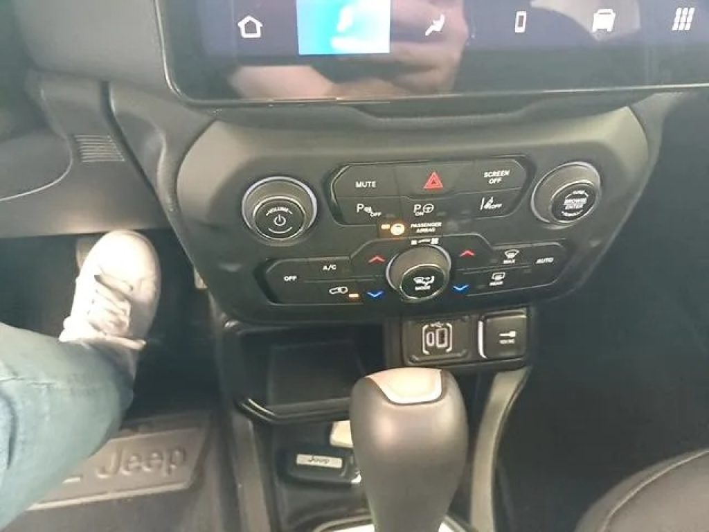 JEEP Renegade 1.5 Turbo T4 MHEV Summit - 18