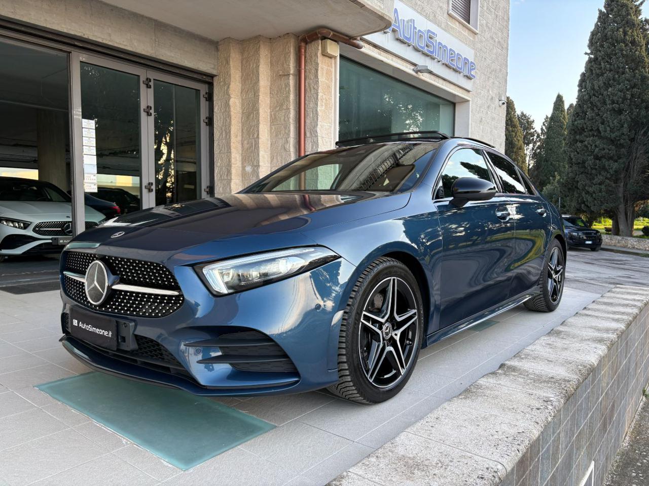 MERCEDES-BENZ A 220 d Automatic Premium Sedan TETTO-PACK NIGHT - 1