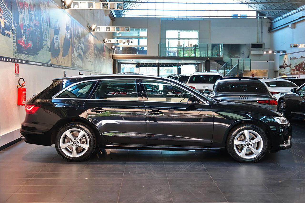 AUDI A4 35 TDI Avant S-Tronic Business Advanced - 2
