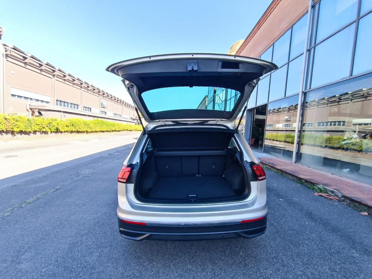 VOLKSWAGEN Tiguan 2.0 TDI SCR Life - 15