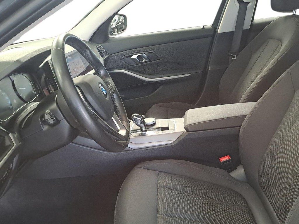BMW 320 d 48V xDrive Touring Advantage Aut. - 9