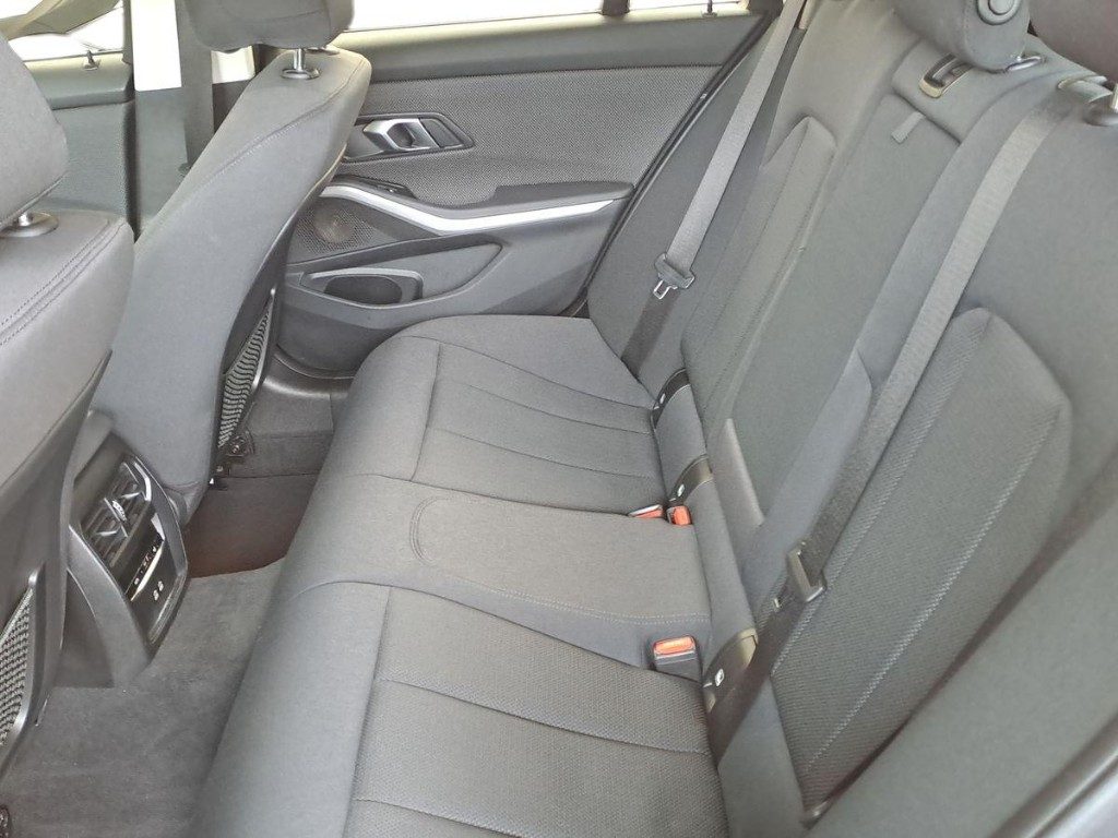 BMW 320 d 48V xDrive Touring Advantage Aut. - 11