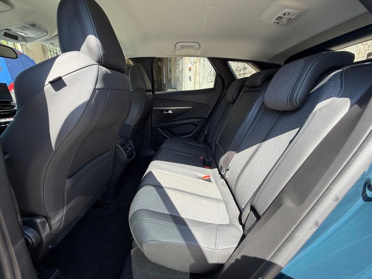 PEUGEOT 3008 BlueHDi 130 S&S EAT8 Allure Pack - 11