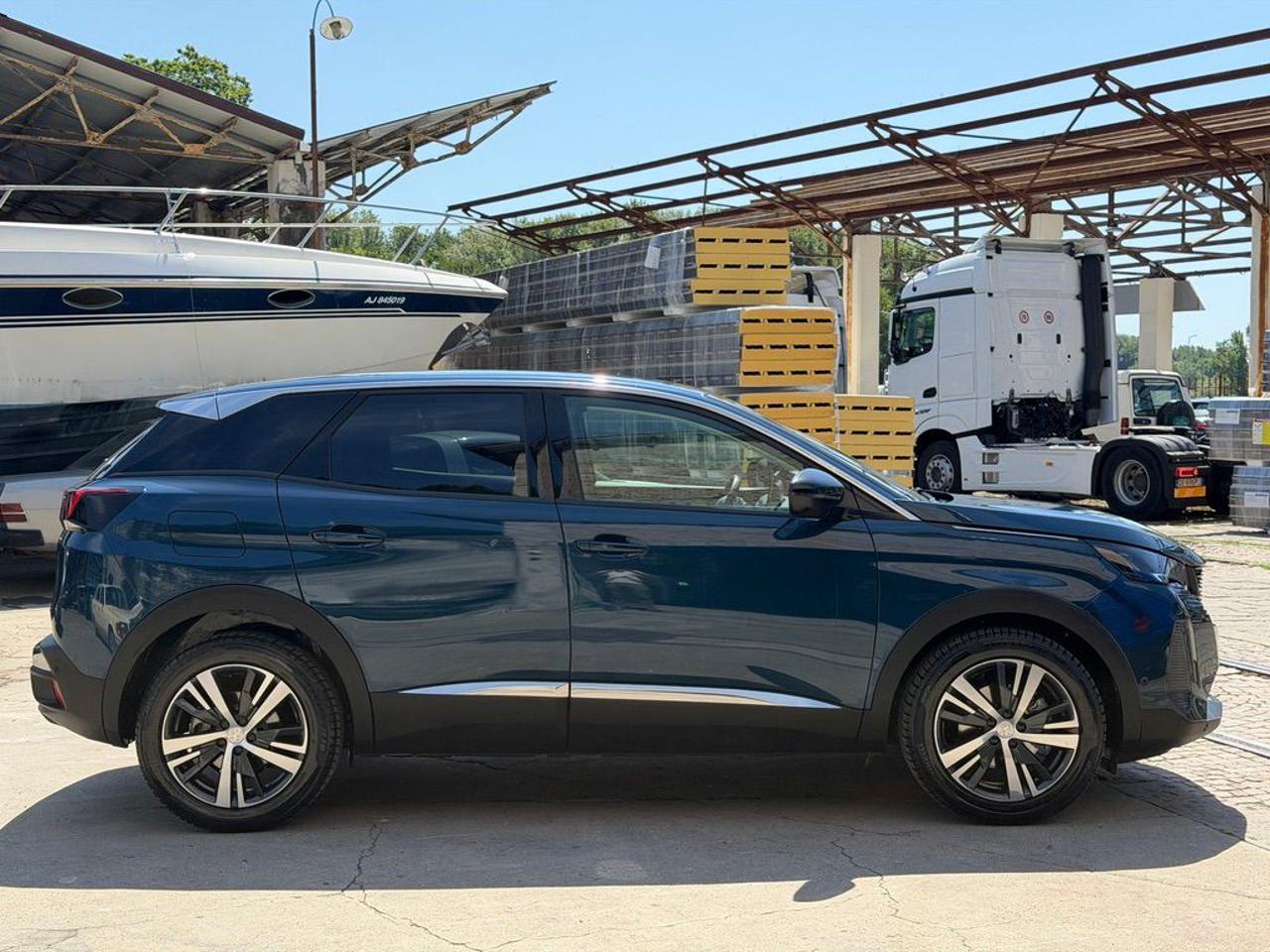 PEUGEOT 3008 BlueHDi 130 S&S EAT8 Allure Pack - 4