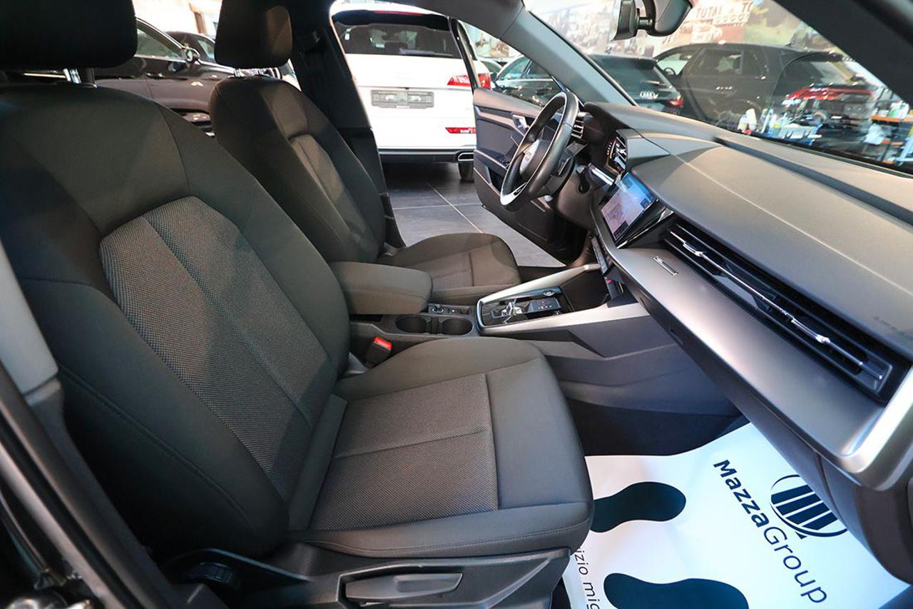 AUDI A3 35 TDI Sportback S-Tronic Business - 33