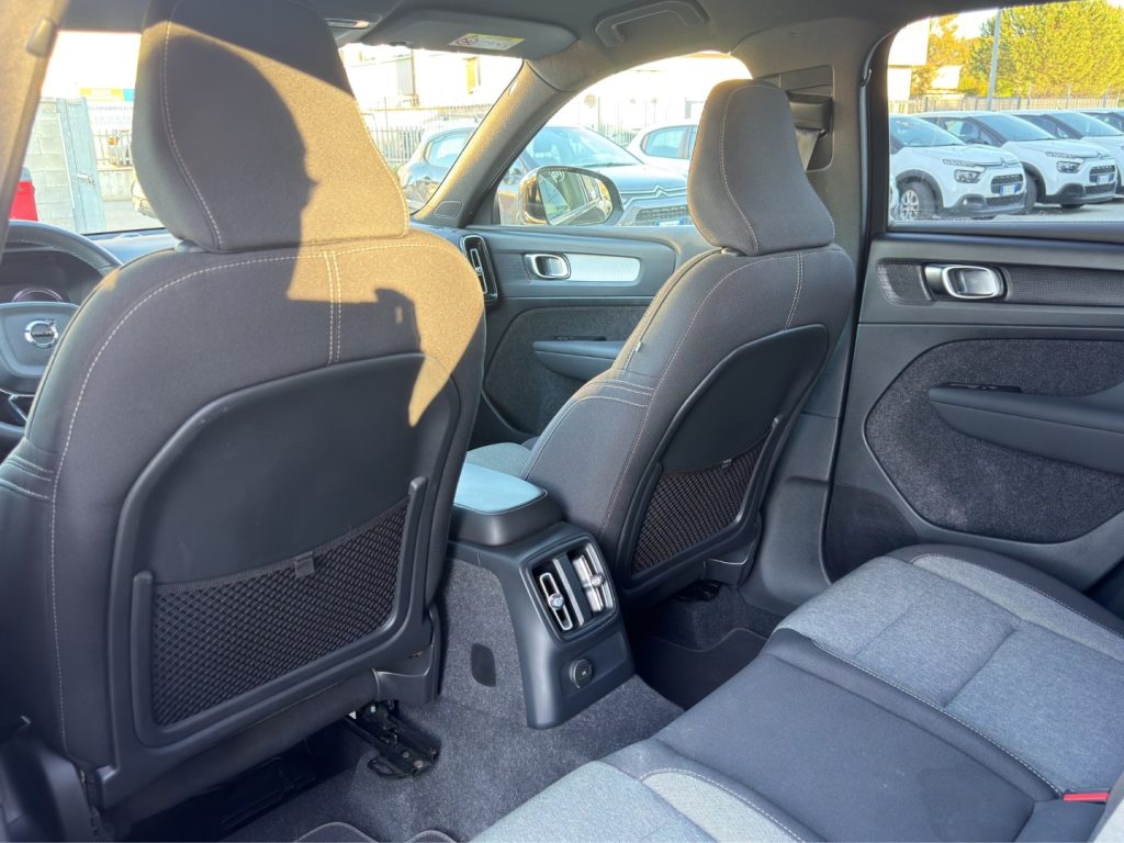 VOLVO XC40 T5 Recharge Plug-in Hybrid automatico Core - 17