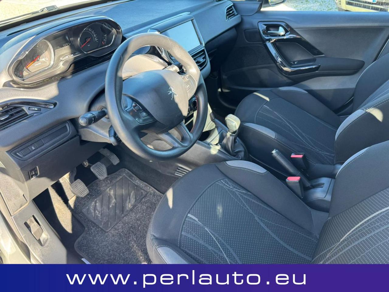 PEUGEOT 208 1.4 8V HDi 68CV 5p. Active - 8