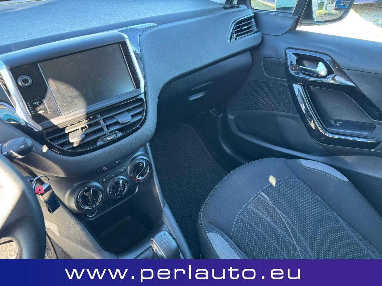 PEUGEOT 208 1.4 8V HDi 68CV 5p. Active - 9