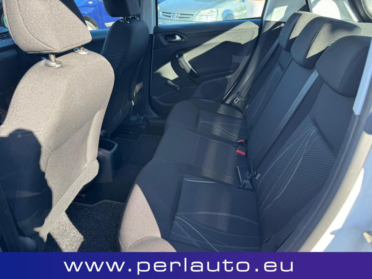 PEUGEOT 208 1.4 8V HDi 68CV 5p. Active - 13