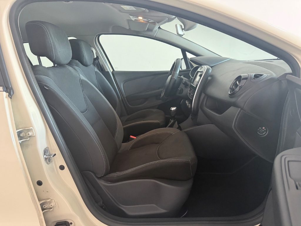 RENAULT Clio Sporter 1.2 75CV Intens - 14