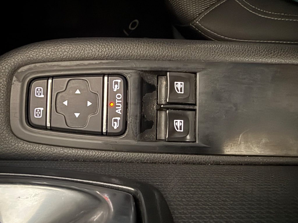 RENAULT Clio Sporter 1.2 75CV Intens - 11